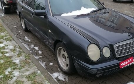 Mercedes-Benz E-Класс, 1995 год, 220 000 рублей, 2 фотография