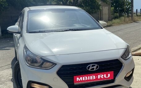 Hyundai Solaris II рестайлинг, 2017 год, 1 000 050 рублей, 1 фотография