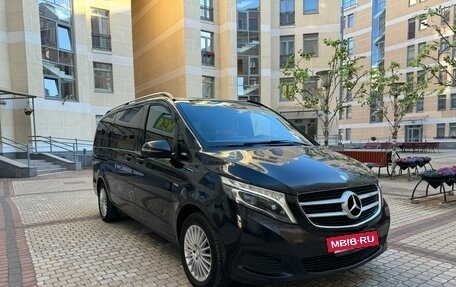 Mercedes-Benz V-Класс, 2017 год, 6 300 000 рублей, 7 фотография