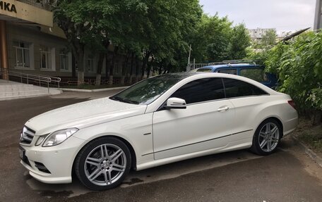 Mercedes-Benz E-Класс, 2012 год, 1 900 000 рублей, 4 фотография