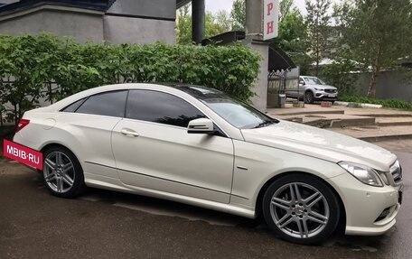 Mercedes-Benz E-Класс, 2012 год, 1 900 000 рублей, 2 фотография