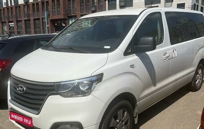 Hyundai Grand Starex Grand Starex I рестайлинг 2, 2018 год, 3 150 000 рублей, 1 фотография