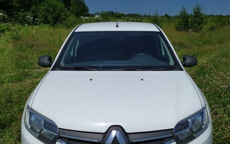 Renault Logan II, 2019 год, 900 000 рублей, 2 фотография