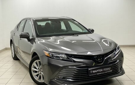 Toyota Camry, 2021 год, 2 700 000 рублей, 3 фотография