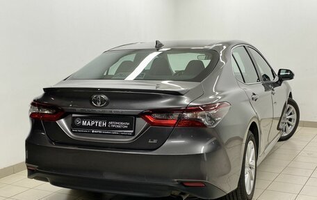 Toyota Camry, 2021 год, 2 700 000 рублей, 4 фотография