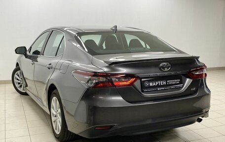 Toyota Camry, 2021 год, 2 700 000 рублей, 6 фотография