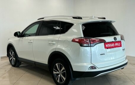 Toyota RAV4, 2016 год, 2 885 000 рублей, 6 фотография