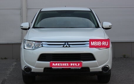 Mitsubishi Outlander III рестайлинг 3, 2014 год, 1 475 000 рублей, 4 фотография