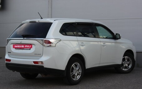 Mitsubishi Outlander III рестайлинг 3, 2014 год, 1 475 000 рублей, 3 фотография