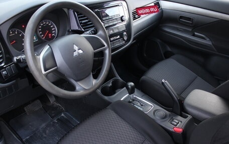 Mitsubishi Outlander III рестайлинг 3, 2014 год, 1 475 000 рублей, 9 фотография