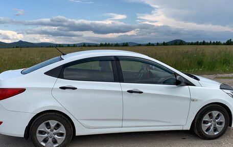 Hyundai Solaris II рестайлинг, 2016 год, 1 100 000 рублей, 5 фотография