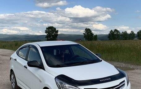 Hyundai Solaris II рестайлинг, 2016 год, 1 100 000 рублей, 4 фотография