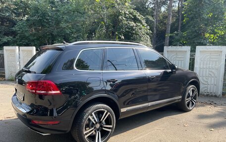 Volkswagen Touareg III, 2011 год, 2 150 000 рублей, 2 фотография