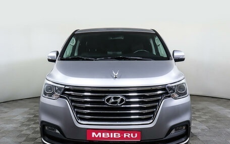 Hyundai Grand Starex Grand Starex I рестайлинг 2, 2019 год, 3 628 000 рублей, 2 фотография