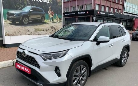 Toyota RAV4, 2021 год, 3 929 000 рублей, 3 фотография