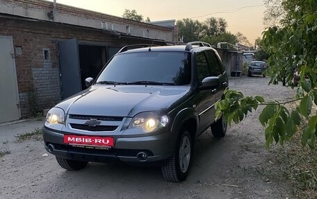 Chevrolet Niva I рестайлинг, 2017 год, 920 000 рублей, 4 фотография