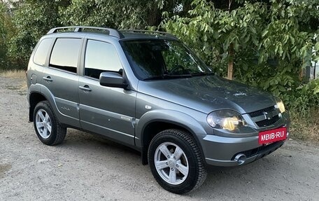 Chevrolet Niva I рестайлинг, 2017 год, 920 000 рублей, 2 фотография