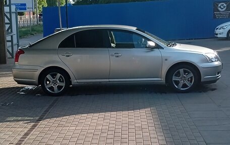 Toyota Avensis III рестайлинг, 2003 год, 720 000 рублей, 4 фотография