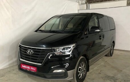 Hyundai H-1 II рестайлинг, 2020 год, 2 850 000 рублей, 1 фотография