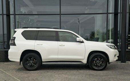 Toyota Land Cruiser Prado 150 рестайлинг 2, 2020 год, 5 770 000 рублей, 7 фотография