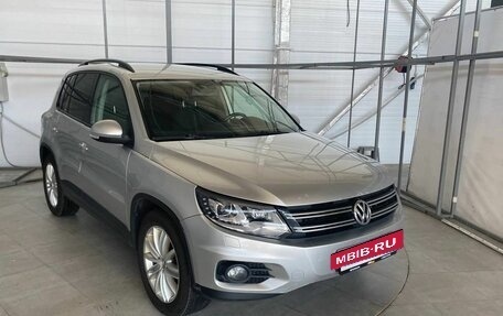 Volkswagen Tiguan I, 2013 год, 949 000 рублей, 3 фотография