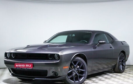 Dodge Challenger III рестайлинг 2, 2021 год, 4 250 000 рублей, 1 фотография