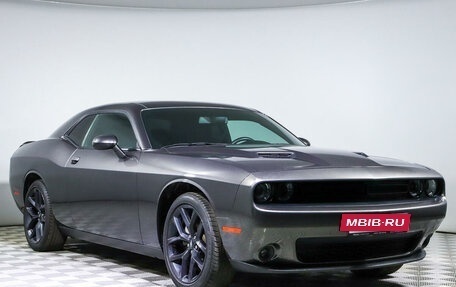 Dodge Challenger III рестайлинг 2, 2021 год, 4 250 000 рублей, 3 фотография