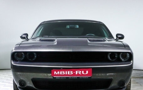 Dodge Challenger III рестайлинг 2, 2021 год, 4 250 000 рублей, 2 фотография