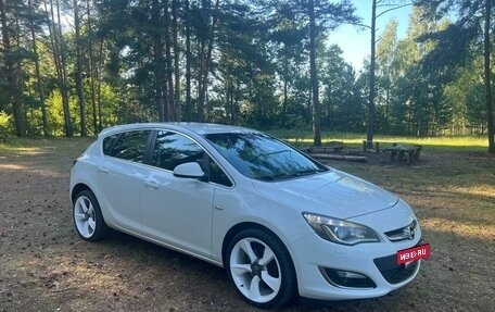 Opel Astra J, 2014 год, 1 049 000 рублей, 4 фотография