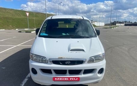 Hyundai H-1 II рестайлинг, 2002 год, 380 000 рублей, 3 фотография