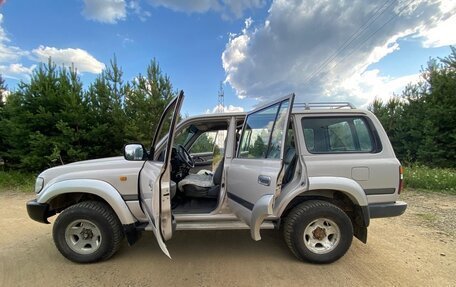 Toyota Land Cruiser 80 рестайлинг, 1997 год, 2 400 000 рублей, 2 фотография