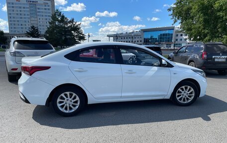 Hyundai Solaris II рестайлинг, 2017 год, 1 500 000 рублей, 2 фотография