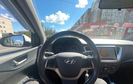 Hyundai Solaris II рестайлинг, 2017 год, 1 500 000 рублей, 8 фотография