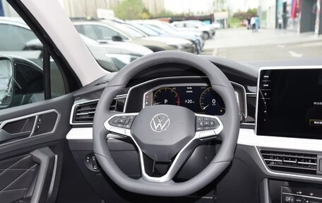 Volkswagen Tiguan II, 2024 год, 2 575 000 рублей, 8 фотография