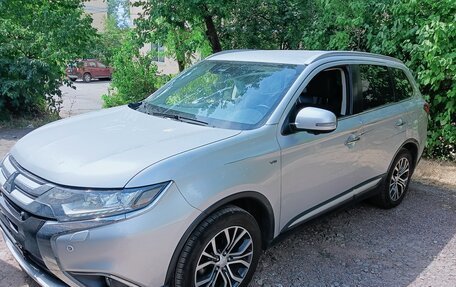 Mitsubishi Outlander III рестайлинг 3, 2017 год, 1 609 000 рублей, 6 фотография