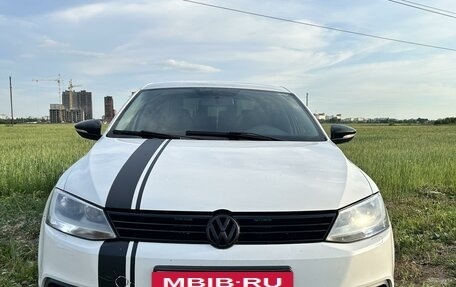 Volkswagen Jetta VI, 2012 год, 1 000 000 рублей, 3 фотография