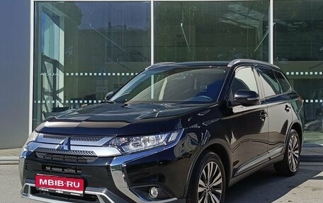 Mitsubishi Outlander III рестайлинг 3, 2019 год, 2 660 000 рублей, 1 фотография