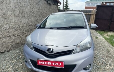 Toyota Vitz, 2013 год, 910 000 рублей, 1 фотография