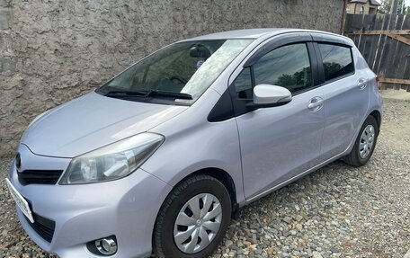 Toyota Vitz, 2013 год, 910 000 рублей, 7 фотография