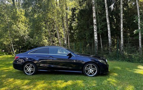 Mercedes-Benz E-Класс, 2016 год, 1 950 000 рублей, 3 фотография