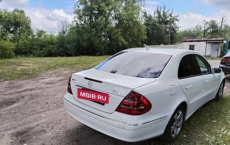 Mercedes-Benz E-Класс, 2005 год, 800 000 рублей, 3 фотография