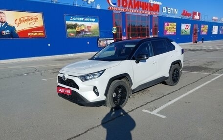 Toyota RAV4, 2021 год, 4 450 000 рублей, 1 фотография