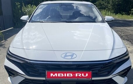 Hyundai Elantra, 2023 год, 2 500 000 рублей, 1 фотография