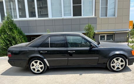 Mercedes-Benz E-Класс, 1993 год, 500 000 рублей, 3 фотография