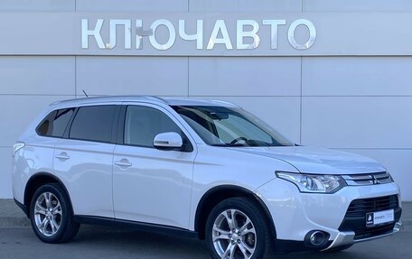 Mitsubishi Outlander III рестайлинг 3, 2014 год, 1 499 000 рублей, 3 фотография