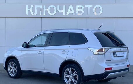 Mitsubishi Outlander III рестайлинг 3, 2014 год, 1 499 000 рублей, 6 фотография