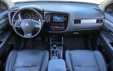 Mitsubishi Outlander III рестайлинг 3, 2014 год, 1 499 000 рублей, 7 фотография