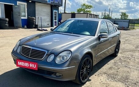 Mercedes-Benz E-Класс, 2004 год, 520 000 рублей, 2 фотография