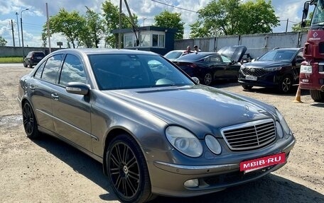 Mercedes-Benz E-Класс, 2004 год, 520 000 рублей, 3 фотография