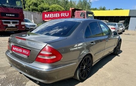 Mercedes-Benz E-Класс, 2004 год, 520 000 рублей, 6 фотография